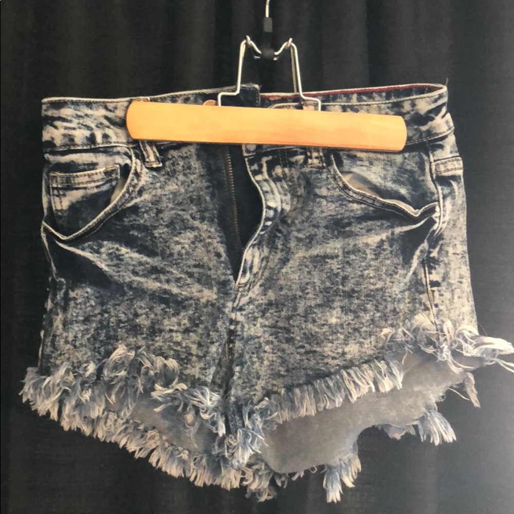 Frayed jean shorts